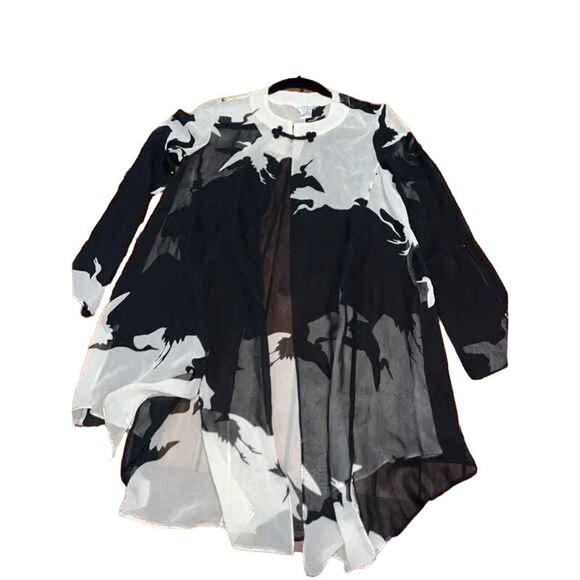 Citron Of Santa Monica Overlay Tunic - Picture 8 of 8